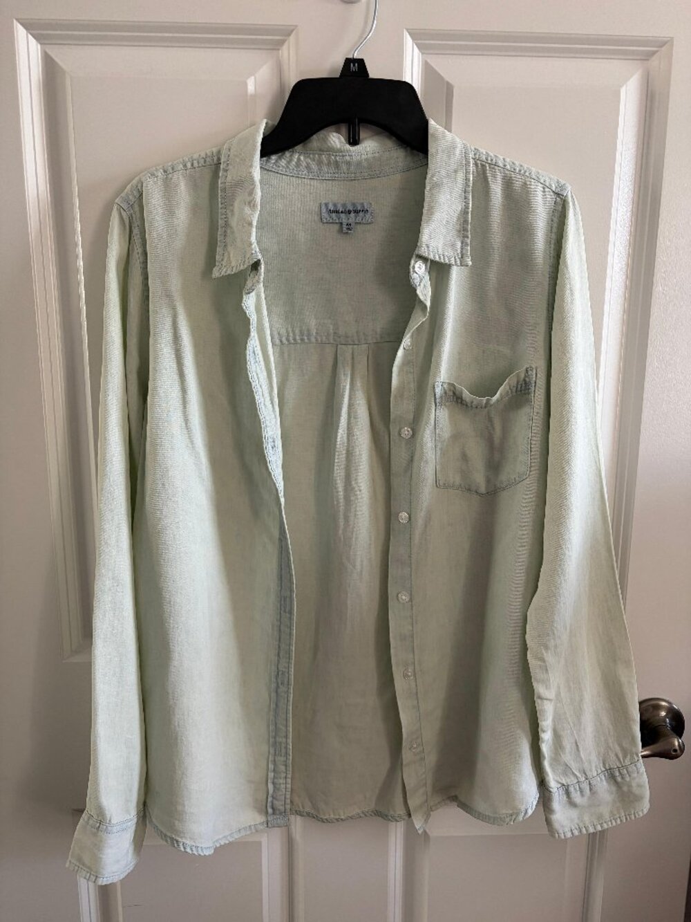 Women’s Thread & Supply Light Denim Button Up Medium